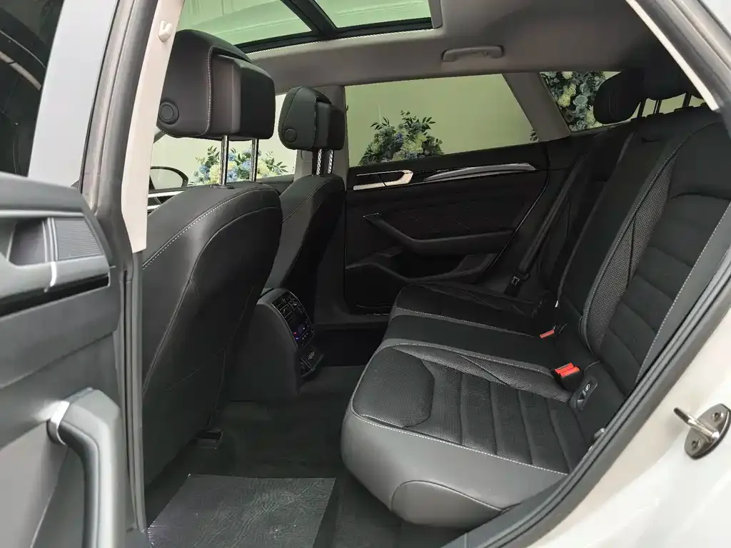 Volkswagen CC 2022 из CN, фото 9