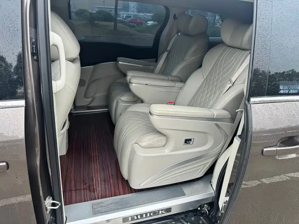 Buick GL8 2023 из CN, фото 4