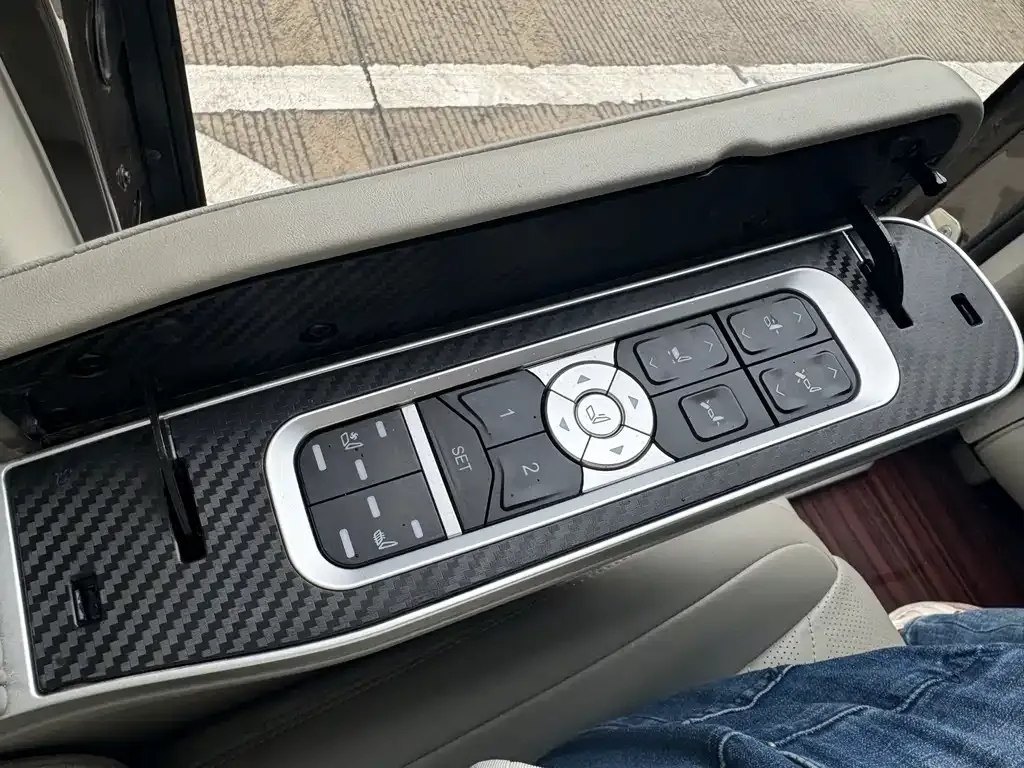 Buick GL8 2023 из CN, фото 6