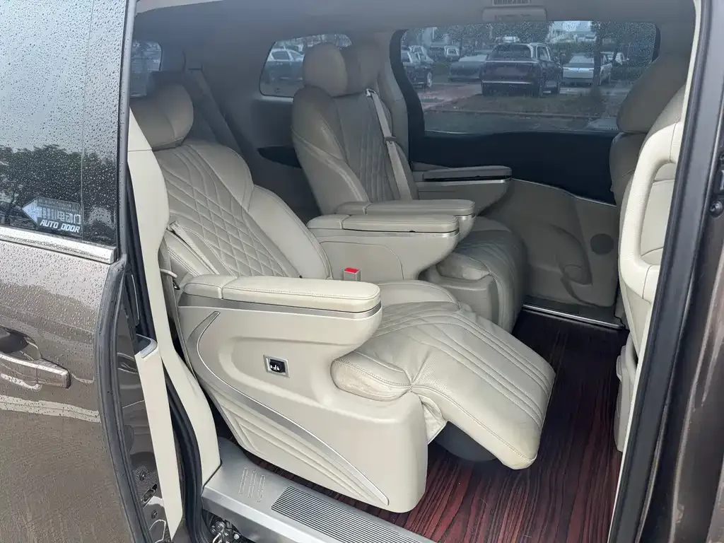 Buick GL8 2023 из CN, фото 8