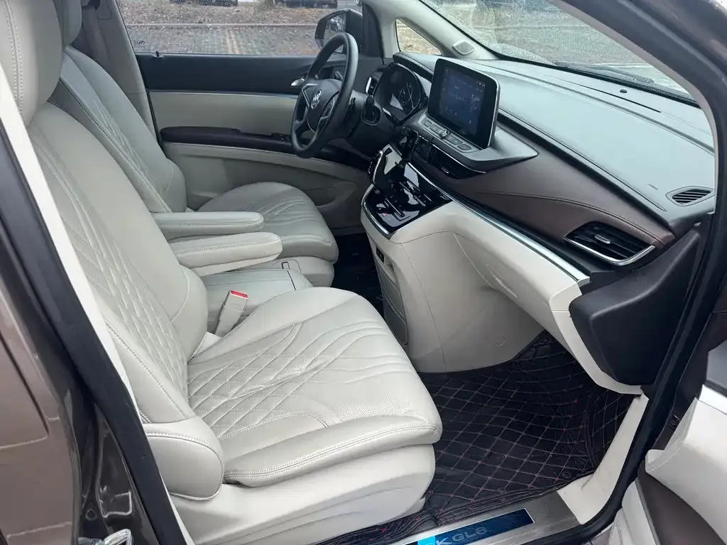 Buick GL8 2023 из CN, фото 9