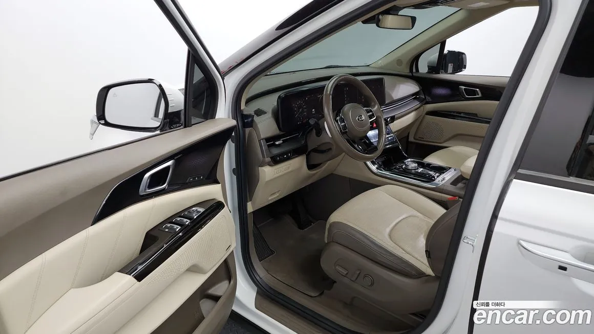 Kia Carnival — фото 10