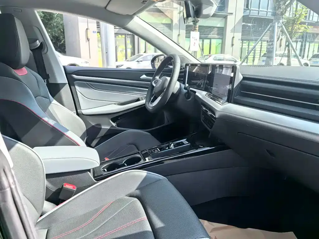 Volkswagen Lamando 2024 из CN, фото 4