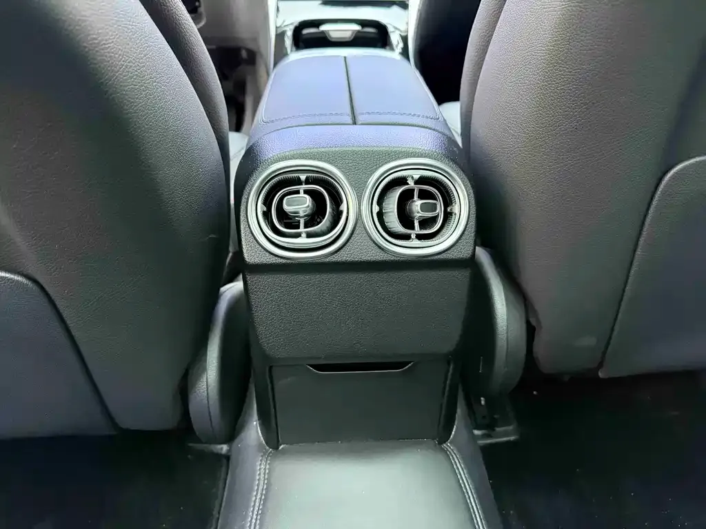 Mercedes-Benz C-Class 2023 из CN, фото 10