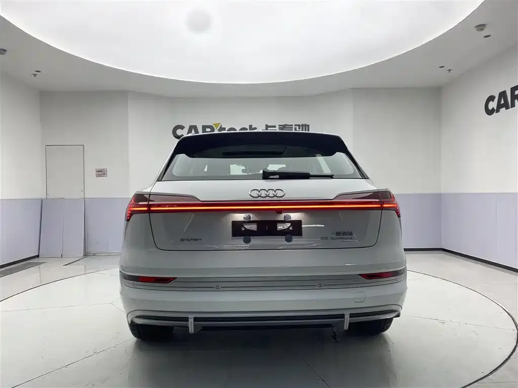 Audi e-tron 2025 из CN, фото 7