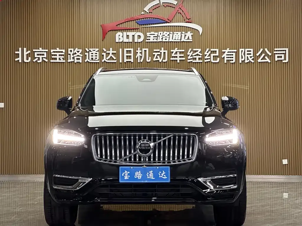 Volvo XC90 — фото 2
