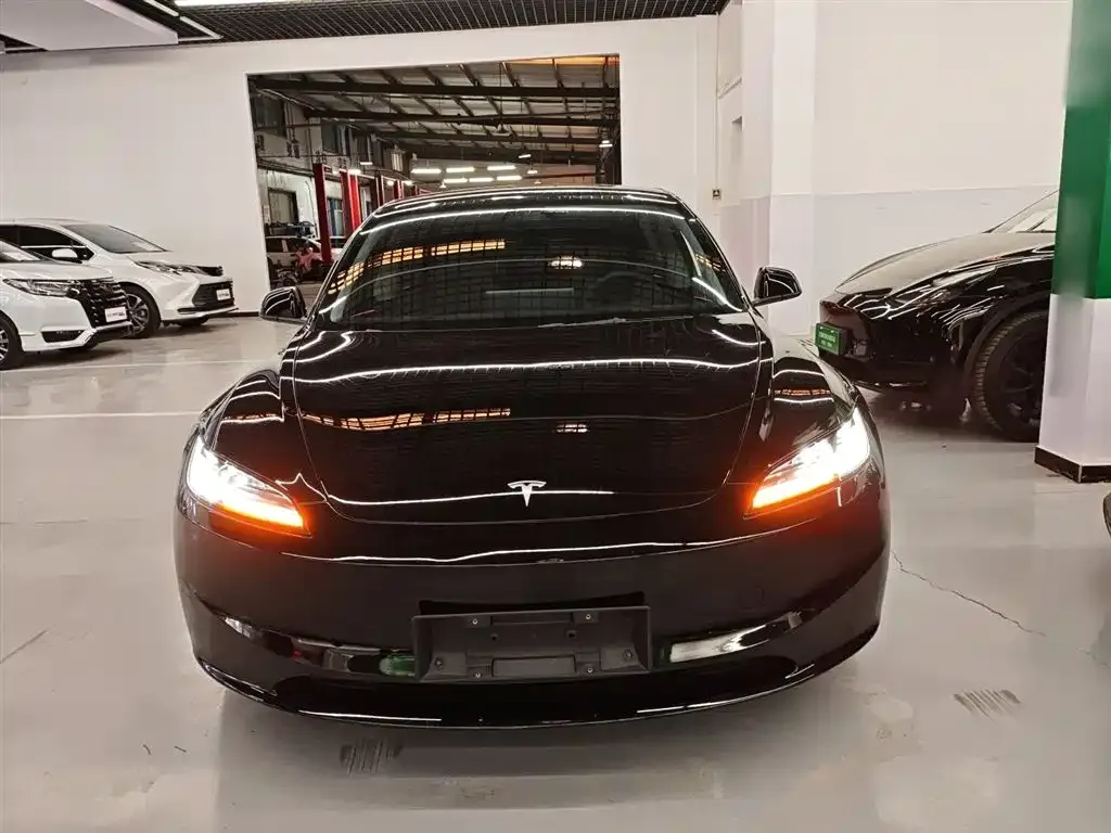 Tesla Model 3 2023 из CN, фото 3
