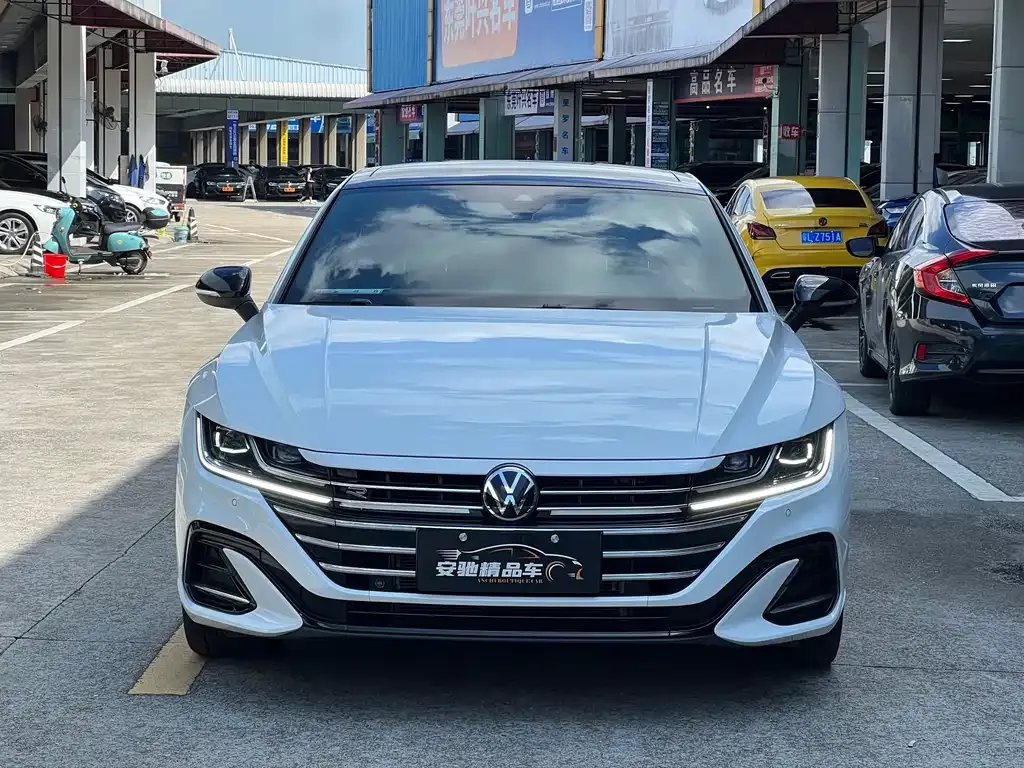 Volkswagen CC 2024 из CN, фото 2