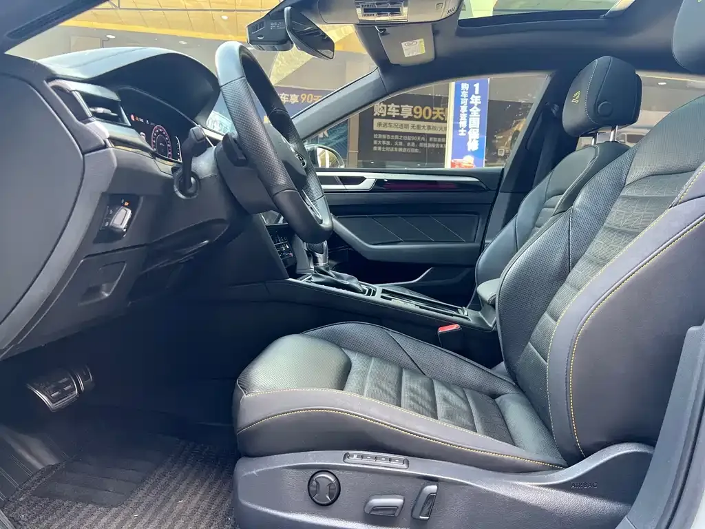 Volkswagen CC 2024 из CN, фото 9