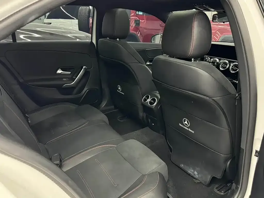 Mercedes-Benz A-Class 2023 из CN, фото 10