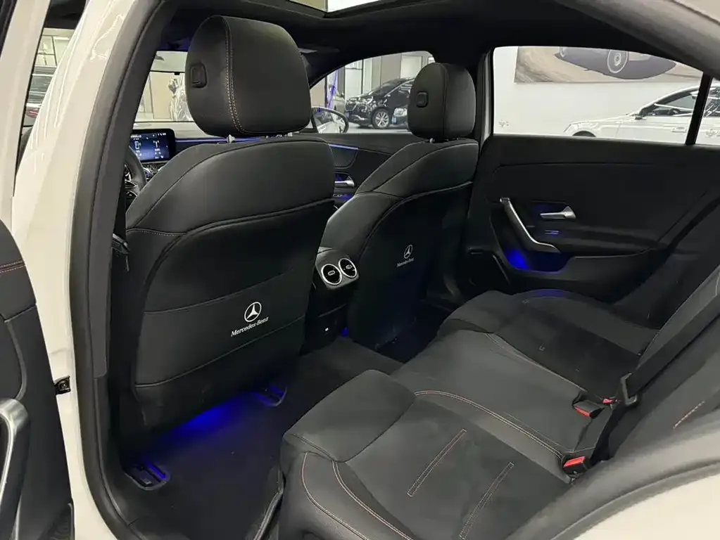 Mercedes-Benz A-Class 2023 из CN, фото 9