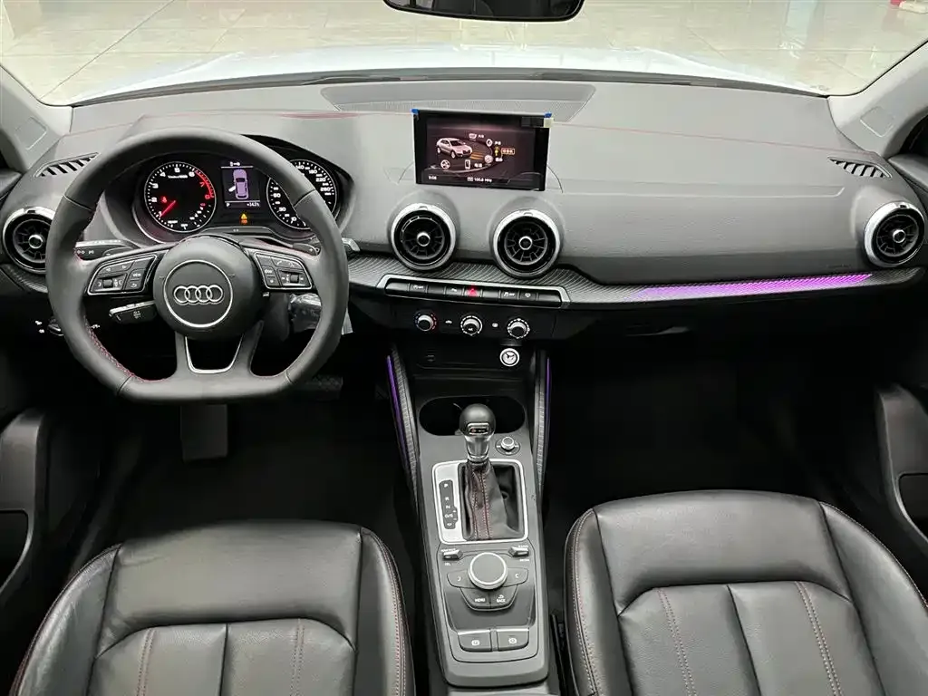 Audi Q2L 2023 из CN, фото 2