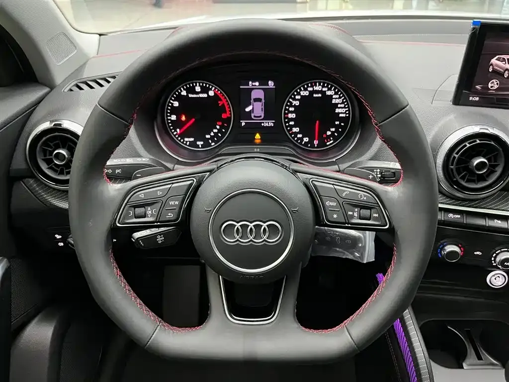Audi Q2L 2023 из CN, фото 3