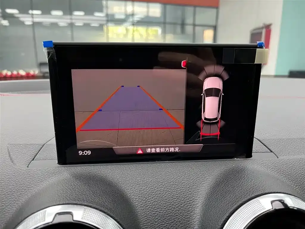 Audi Q2L 2023 из CN, фото 7