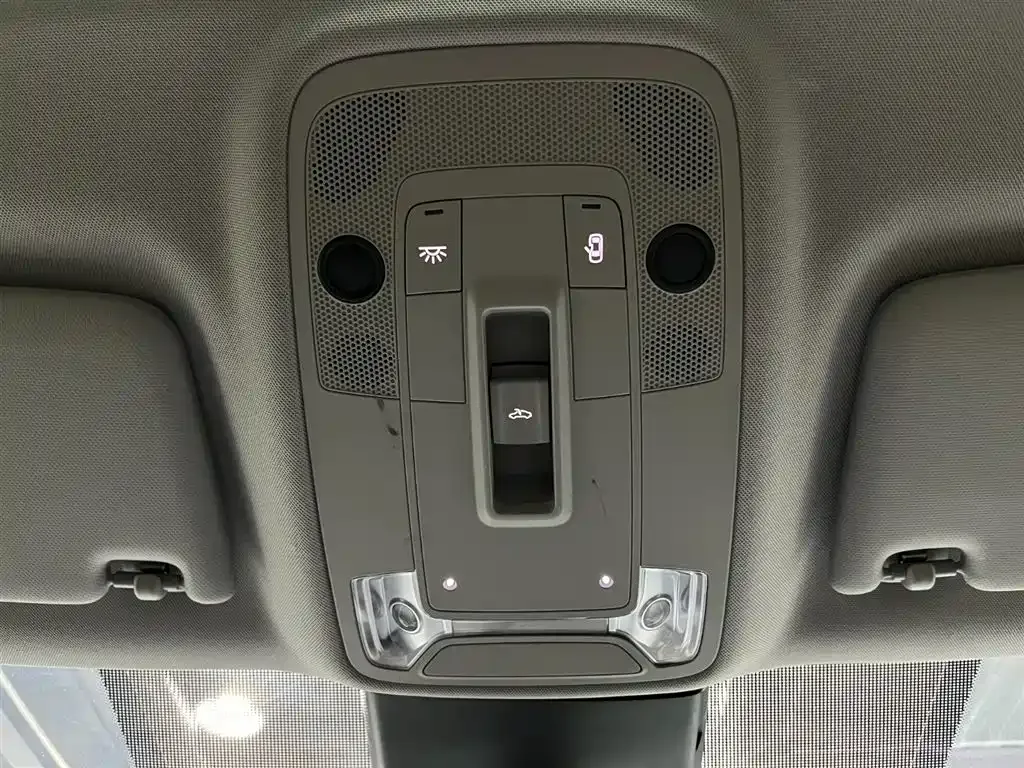 Audi Q2L 2023 из CN, фото 8