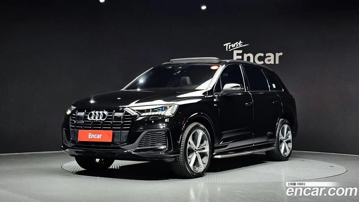 Audi Q7 — фото 1