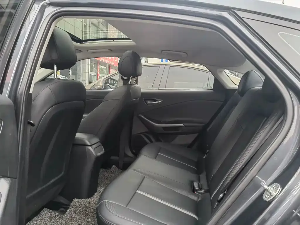 Hyundai Fista 2022 из CN, фото 8
