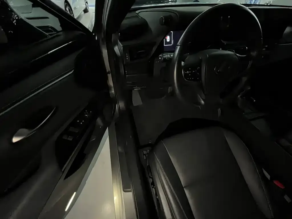 Lexus ES 2022 из CN, фото 9