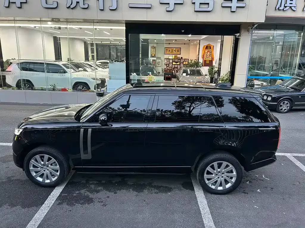 Land Rover Range Rover 2024 из CN, фото 2