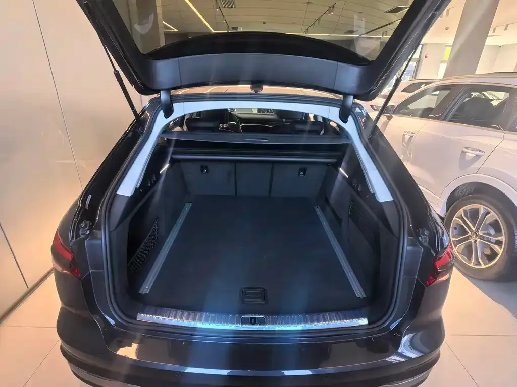 Audi A6 (Import) 2023 из CN, фото 7