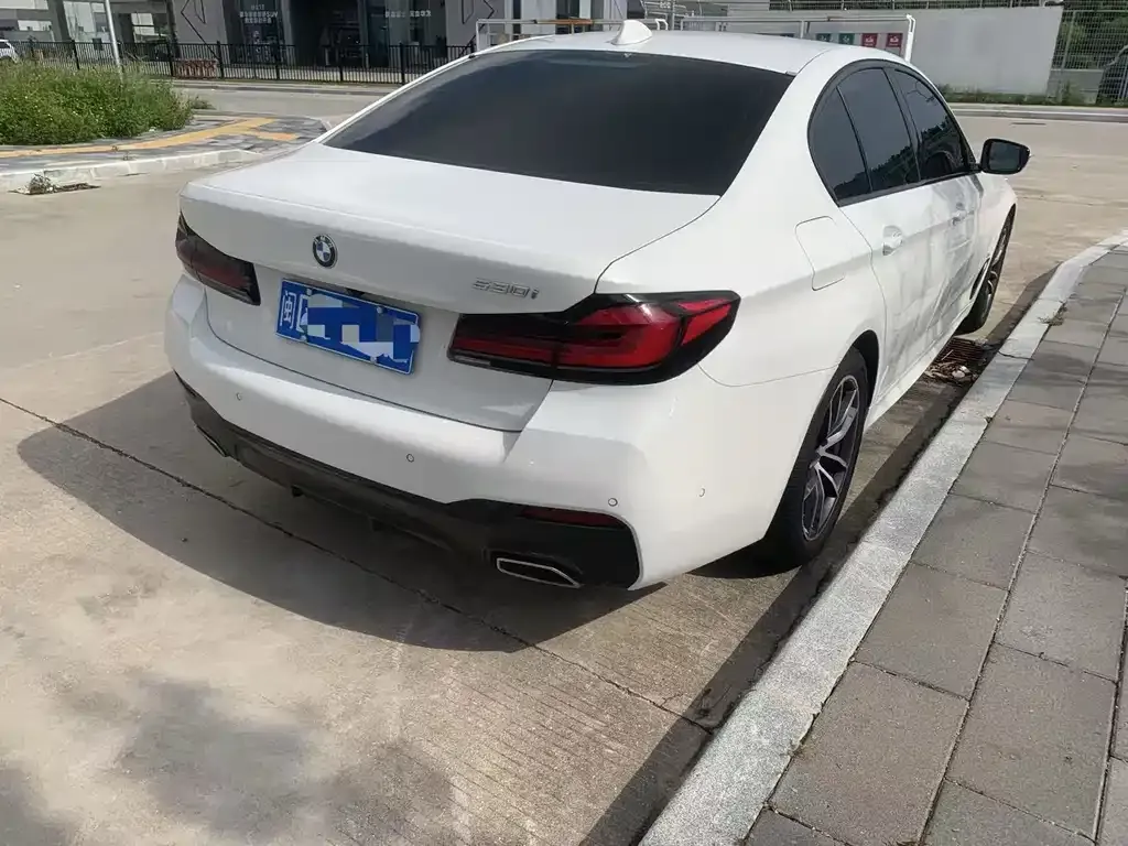 BMW 5 Series (Import) 2023 из CN, фото 3