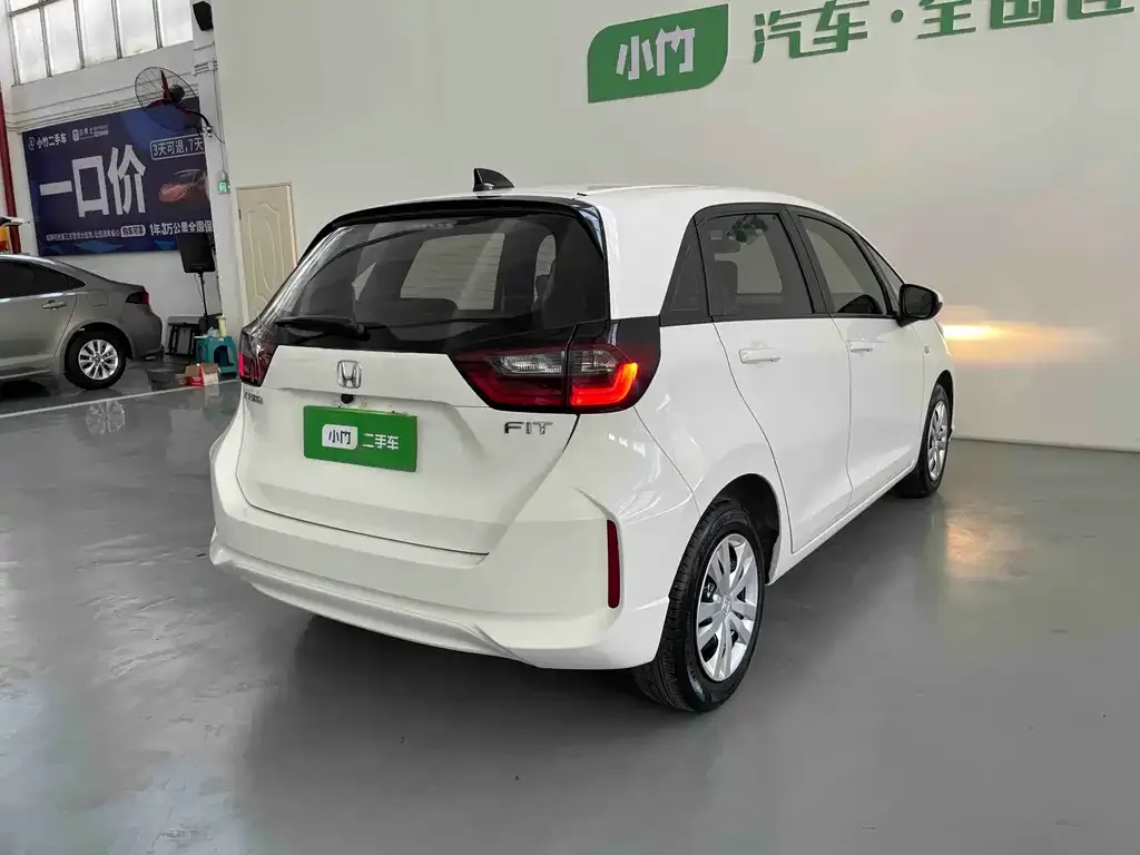 Honda Fit — фото 5