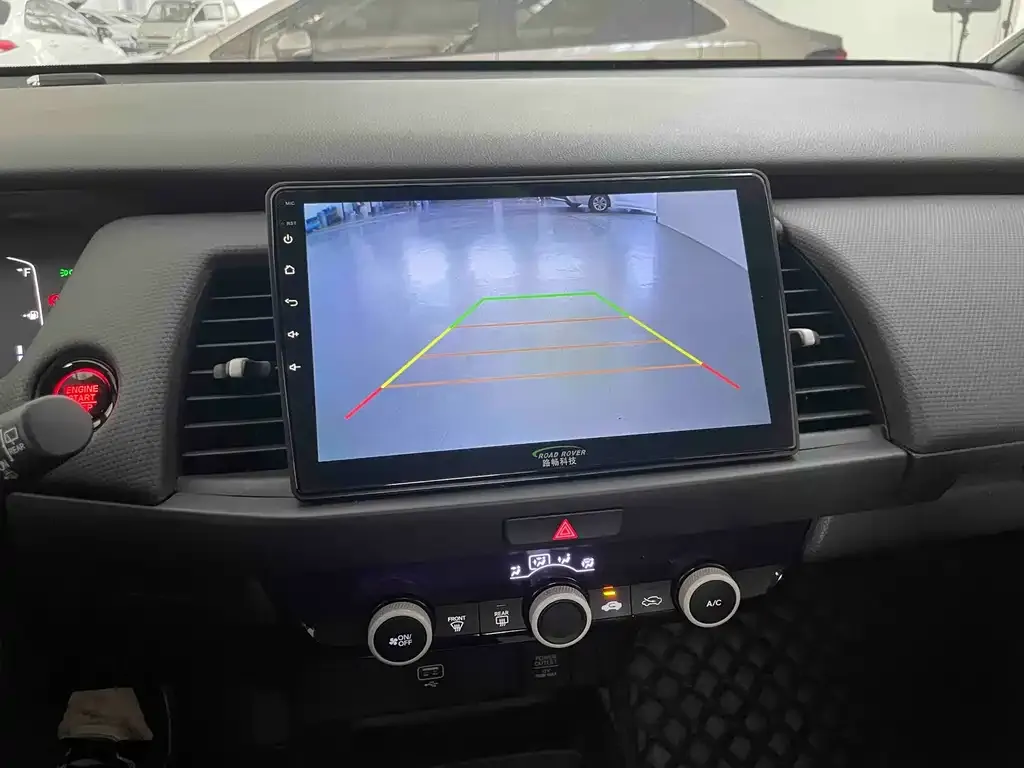 Honda Fit — фото 9