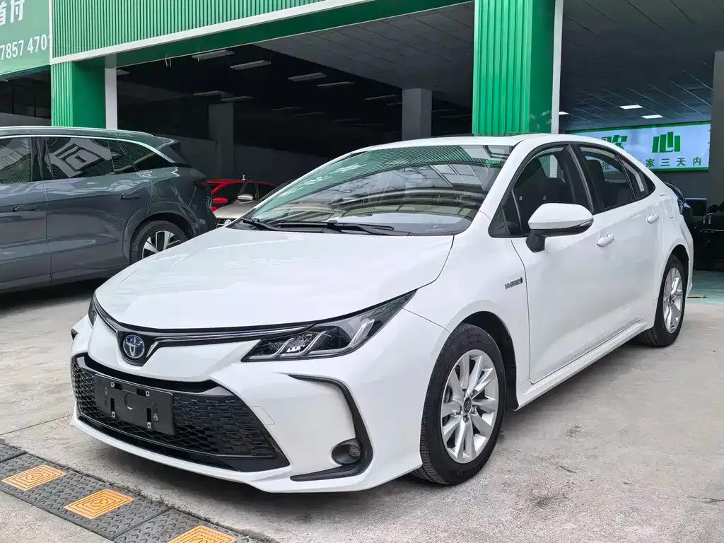 Toyota Corolla — фото 1