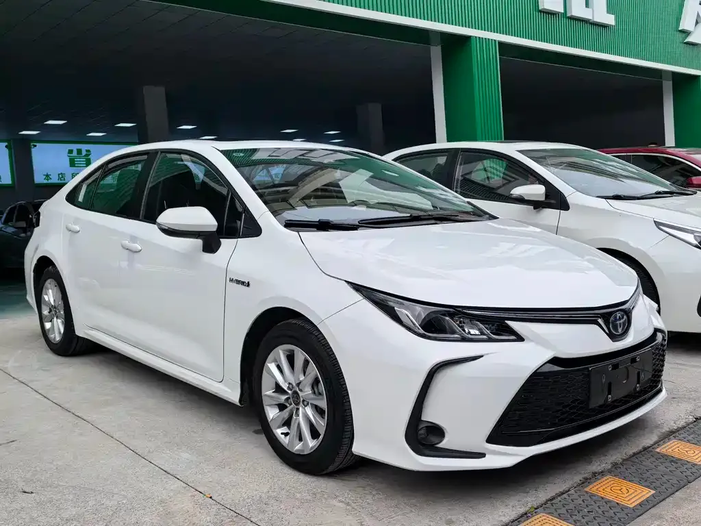 Toyota Corolla — фото 3