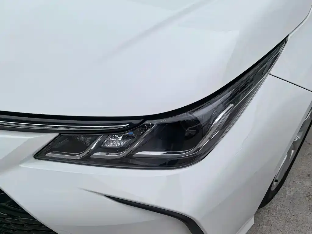 Toyota Corolla — фото 4