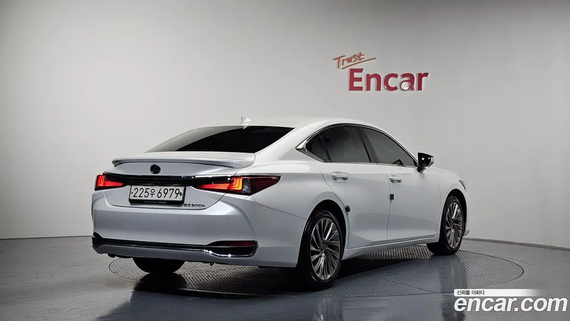 Lexus ES 2023 из KR, фото 2