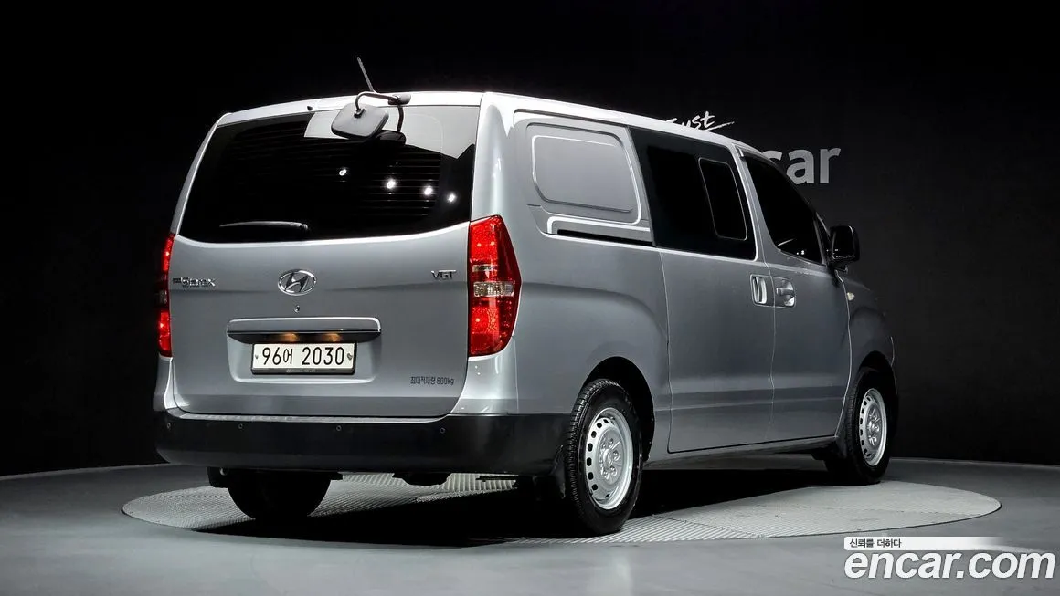 Hyundai Starex — фото 2