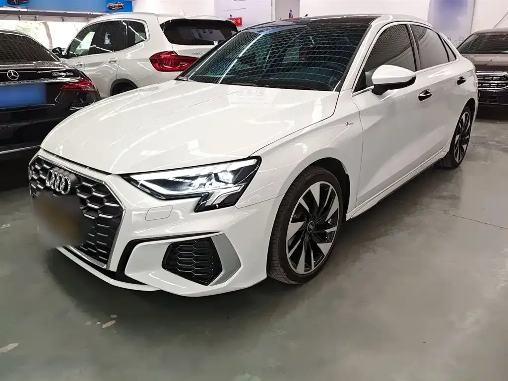 Audi A3 2023 из CN, фото 1
