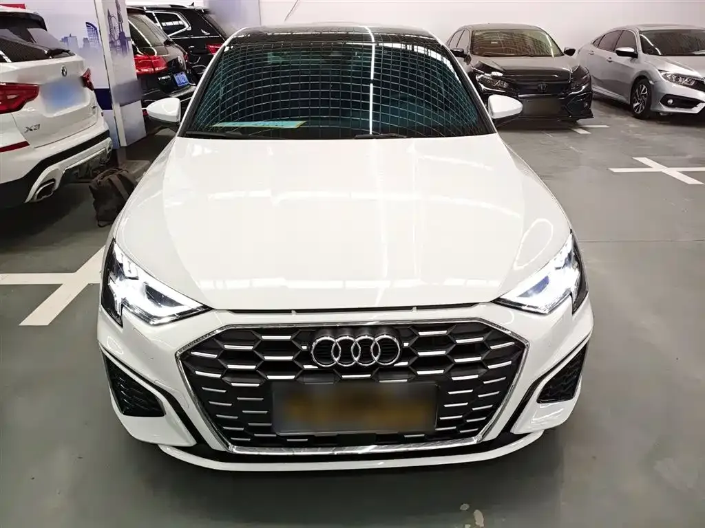 Audi A3 2023 из CN, фото 3