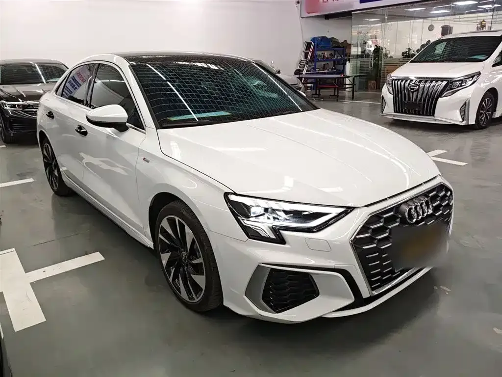 Audi A3 2023 из CN, фото 4