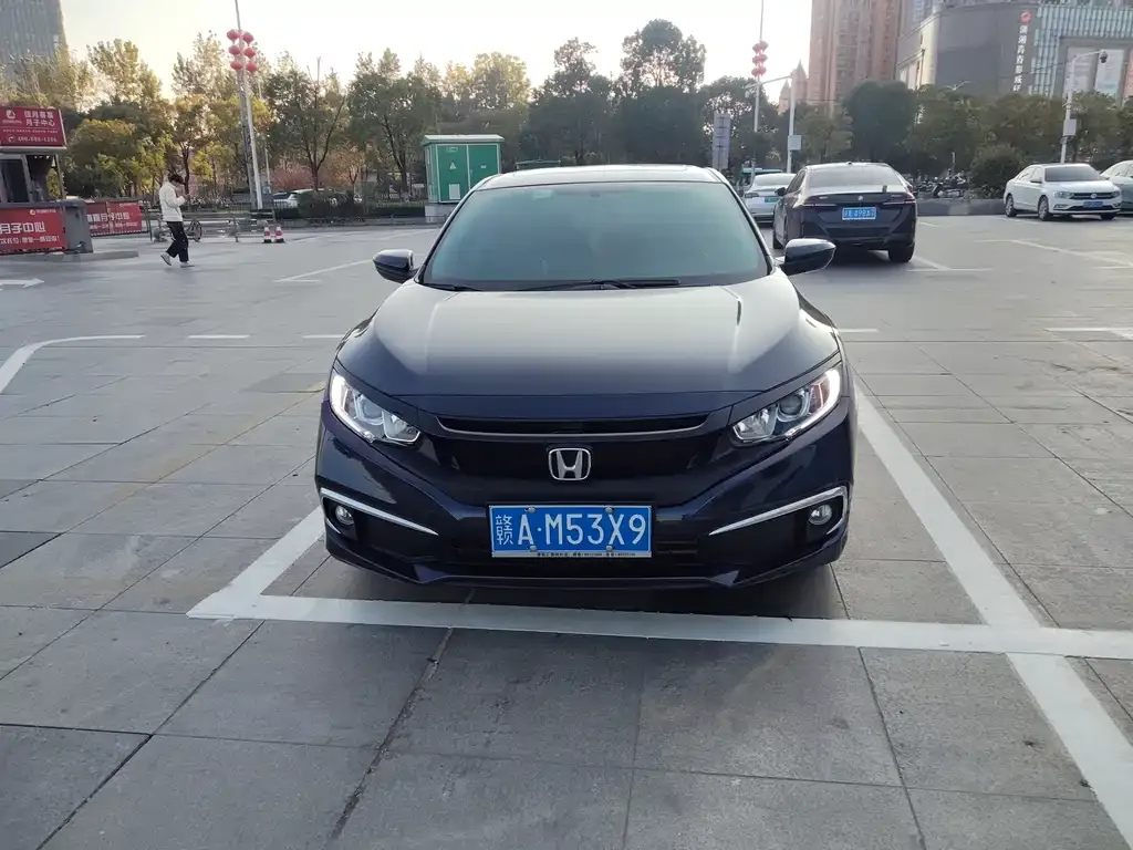 Honda Civic 2022 из CN, фото 2