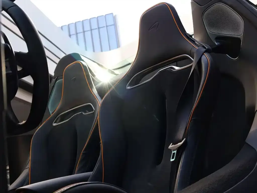 McLaren Artura 2024 из CN, фото 3