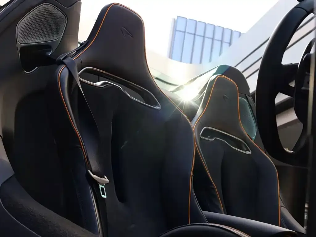 McLaren Artura 2024 из CN, фото 5