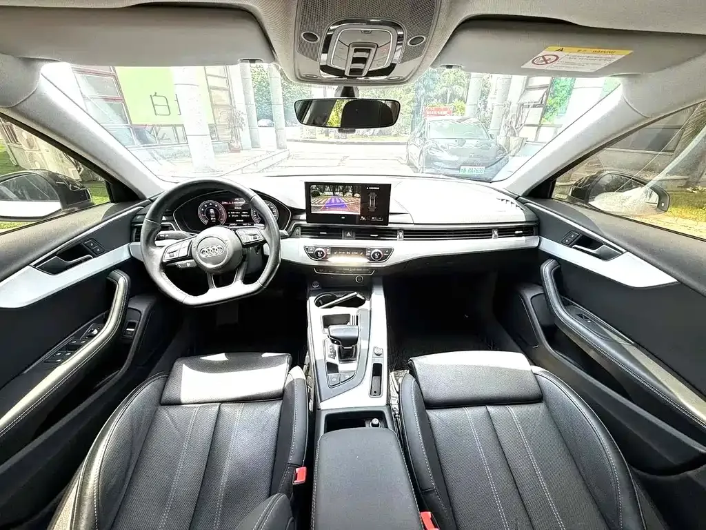 Audi A4L 2022 из CN, фото 4