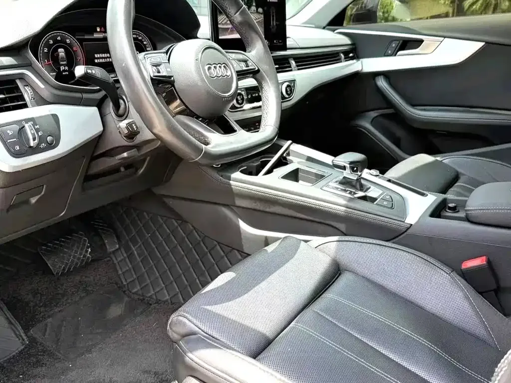 Audi A4L 2022 из CN, фото 5