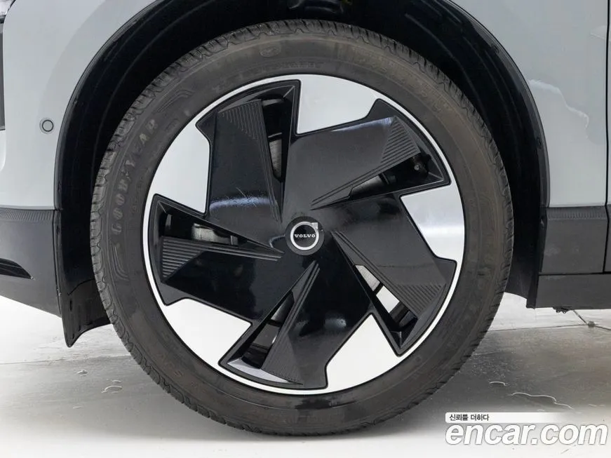Volvo EX30 2025 из KR, фото 5