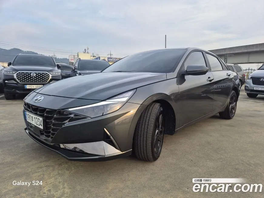 Hyundai AVANTE — фото 1