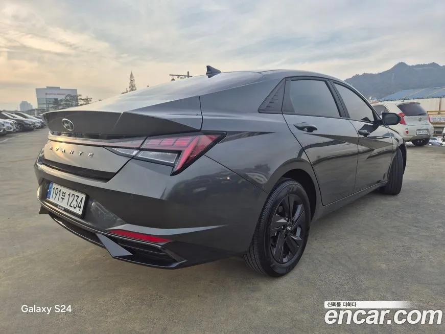 Hyundai AVANTE — фото 4