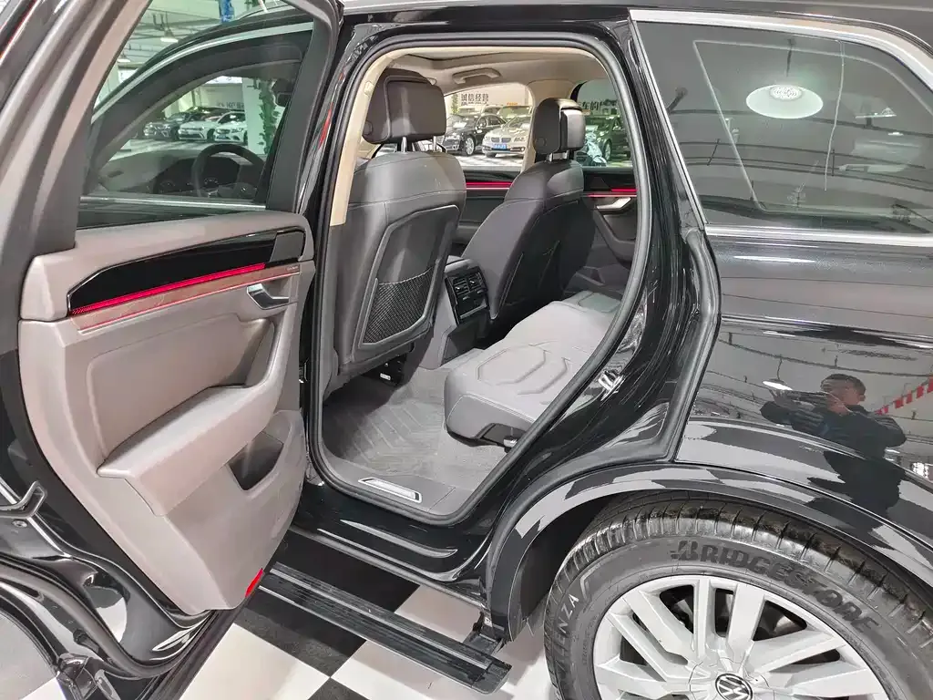 Volkswagen Touareg 2025 из CN, фото 7