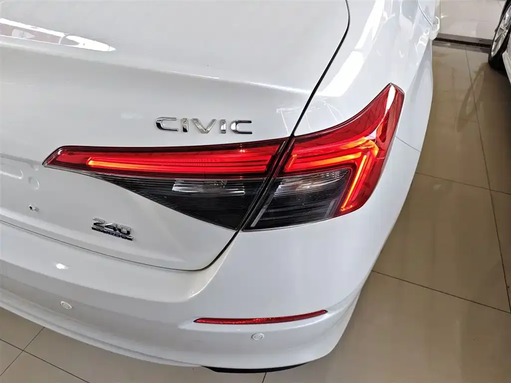 Honda Civic — фото 8