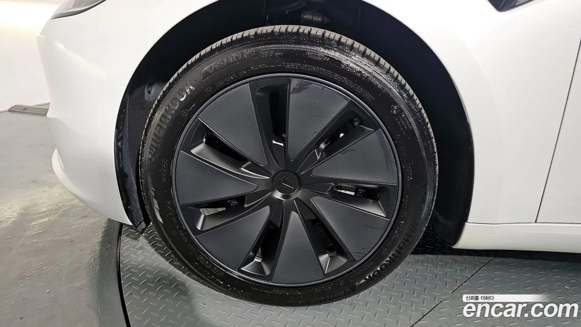 Tesla Model 3 2024 из KR, фото 5