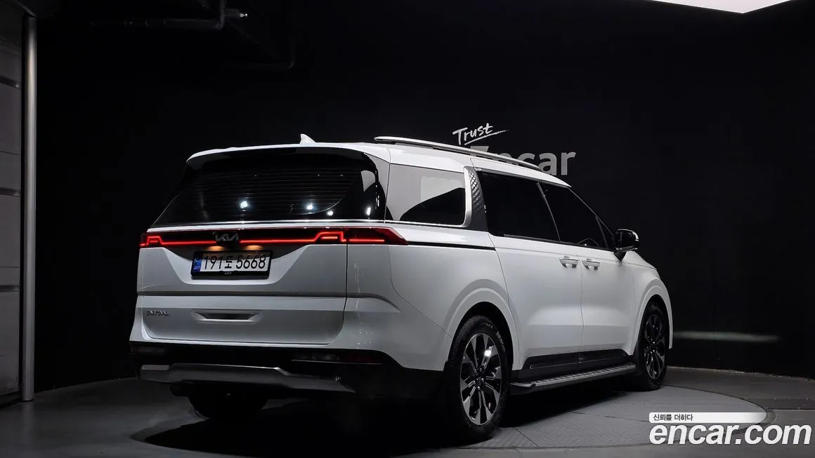 Kia Carnival — фото 2