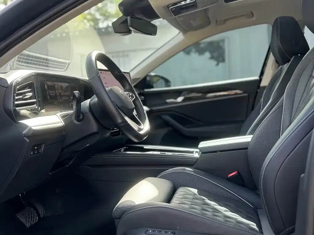 Volkswagen Magotan 2024 из CN, фото 5
