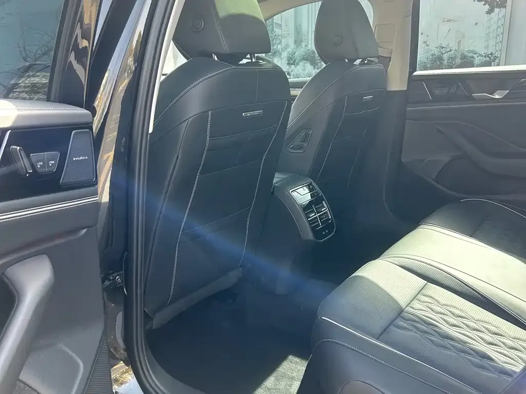 Volkswagen Magotan 2024 из CN, фото 6