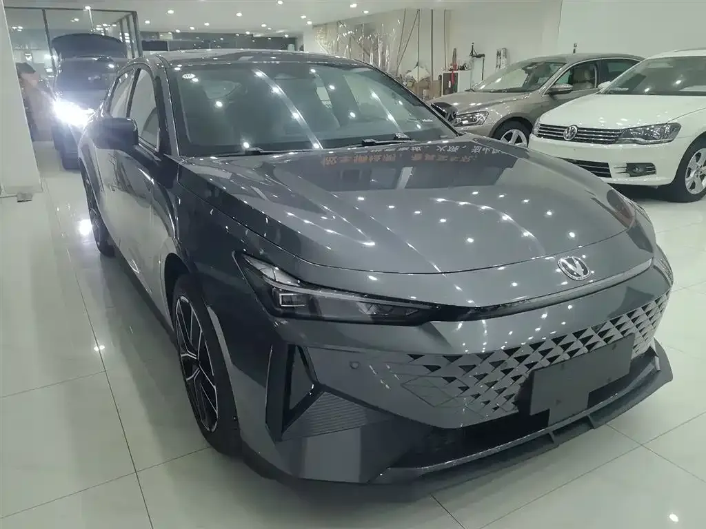 Changan UNI-V iDD 2025 из CN, фото 4